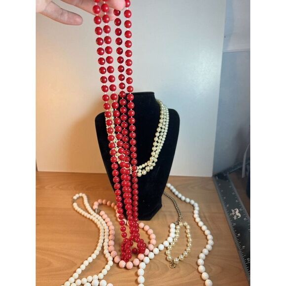 Collection of 8 Costume Jewelry Beaded Necklaces - Picture 3 of 9